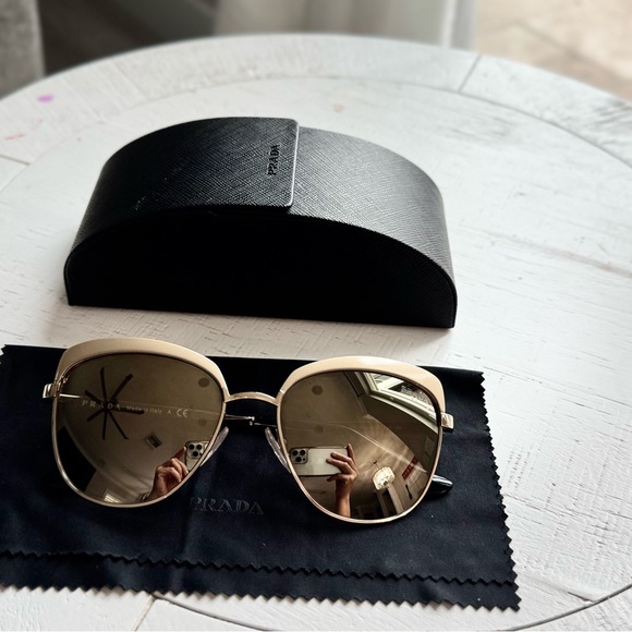 Prada Sunglasses - Picture 4 of 7